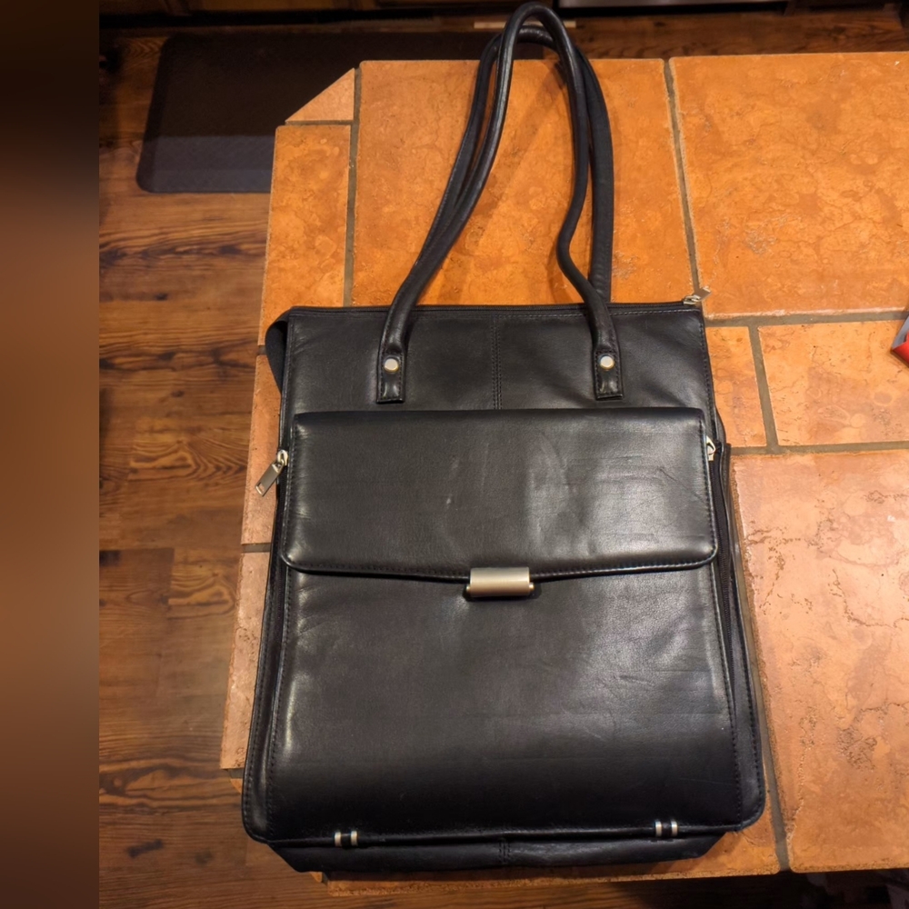 Wilson's leather black messenger bag